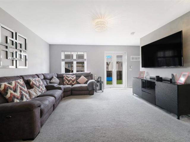 House for sale in Easthall, Scotland
