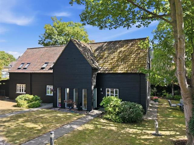 House for sale in Kings Hill, Colliers End