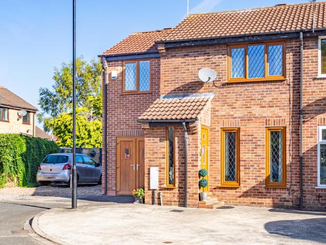 House for sale in High Field, York