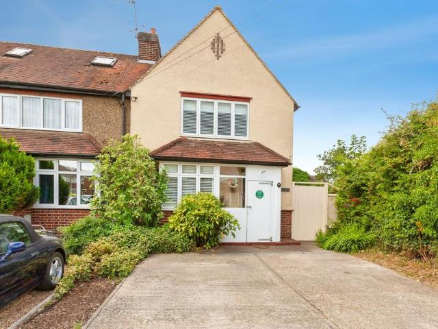 House for sale in Wexham, George Green