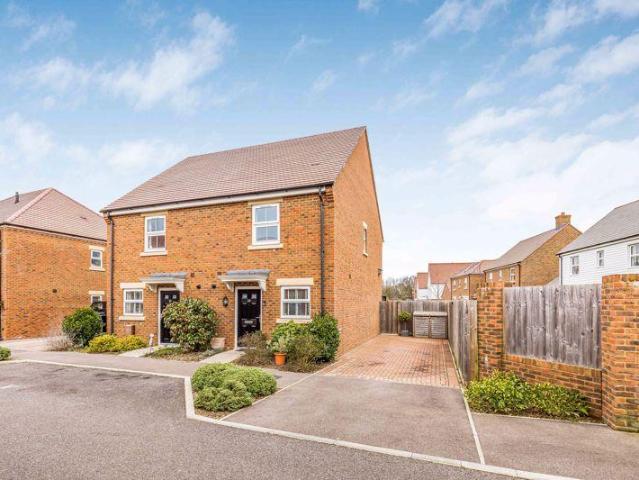 House for sale in Littlecote, West Sussex