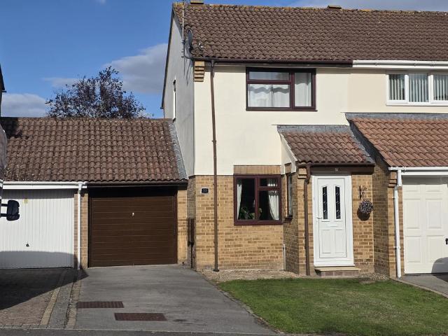 House for sale in Kingswood