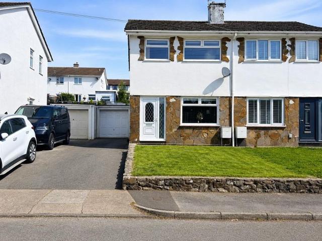 House for sale in Brynna, Wales