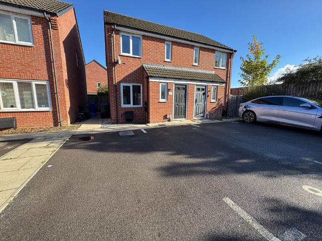 House for sale in Canalside, East Staffordshire