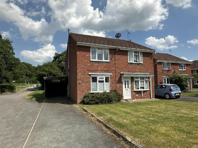 House for sale in Green Close, Warwickshire