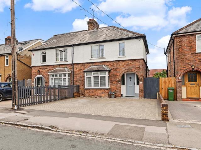 House for sale in Aston Clinton, Buckinghamshire