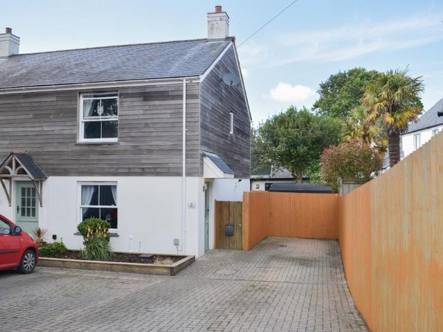 House for sale in Mount Ambrose, Cornwall