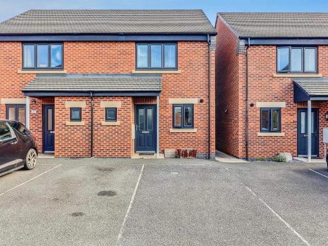 House for sale in Priors Hall Park, Weldon