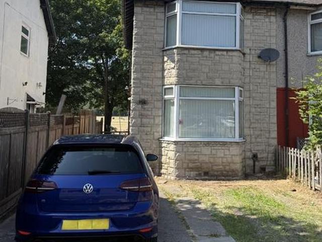 House for sale in Huddersfield, West Yorkshire