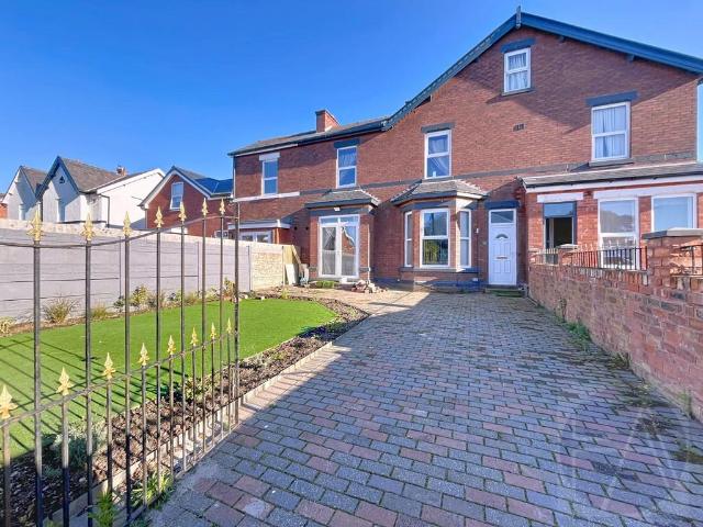 House for sale in Marshside, Southport