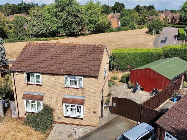 House for sale in East Hunsbury, Northamptonshire
