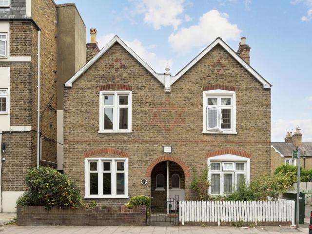 House for sale in London Borough of Merton, Merton Park