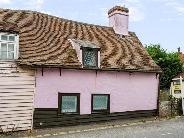 House for sale in Dale Hill, Essex