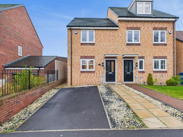 House for sale in Denton Burn, Newcastle upon Tyne