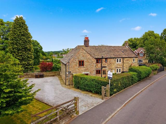 House for sale in Holymoorside, Brackenfield
