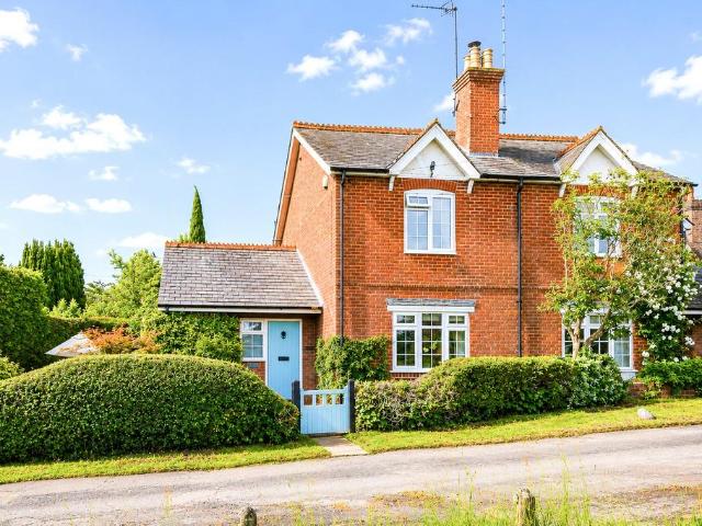 House for sale in Fole, Surrey