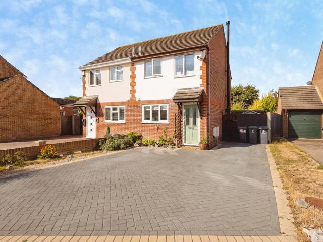House for sale in Spring Vale, Hampshire