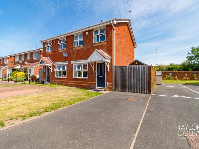 House for sale in Kettlebrook, Staffordshire