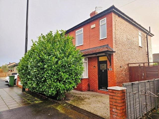 House for sale in Guide Bridge, Greenheys
