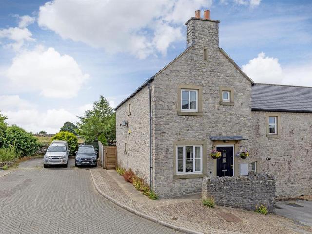 House for sale in Froggatt, East Midlands