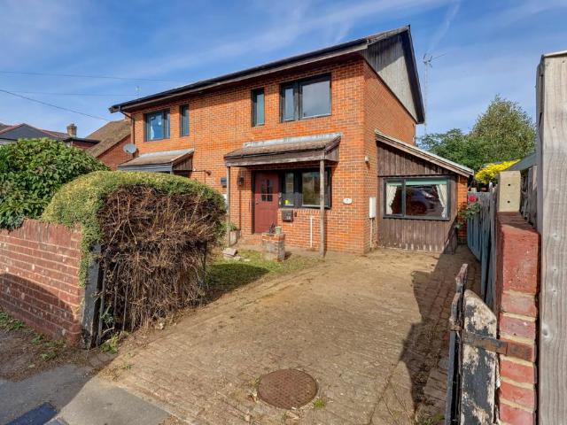 House for sale in Hughenden, Great Kingshill