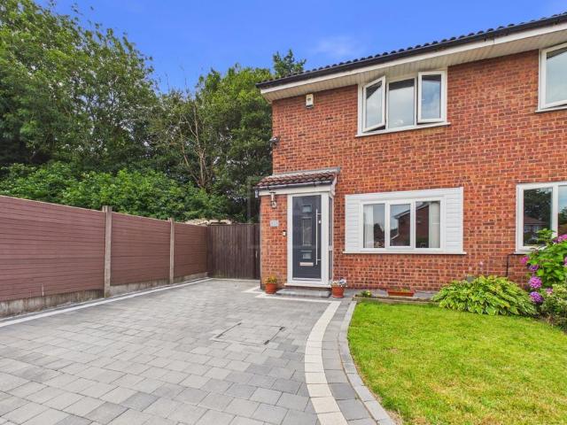 House for sale in Burtonwood and Westbrook, Warrington
