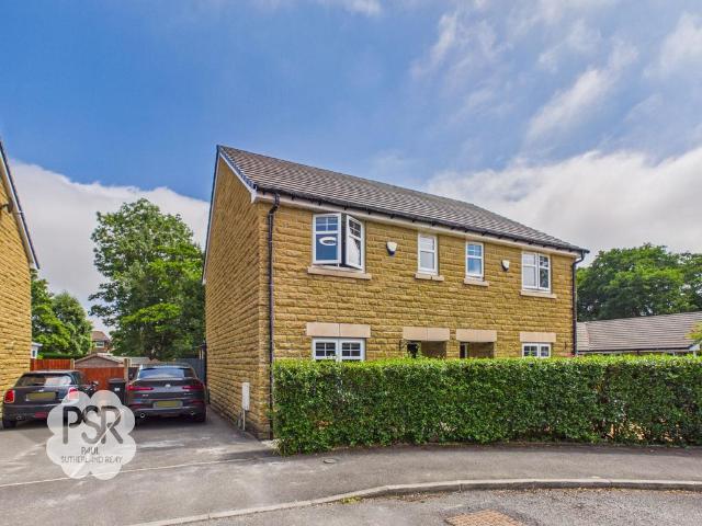 House for sale in Charlesworth, East Midlands