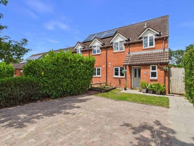 House for sale in Holt Heath, Forthampton