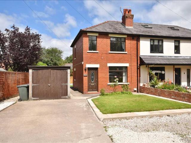 House for sale in Clayton Brook, Andertons Mill