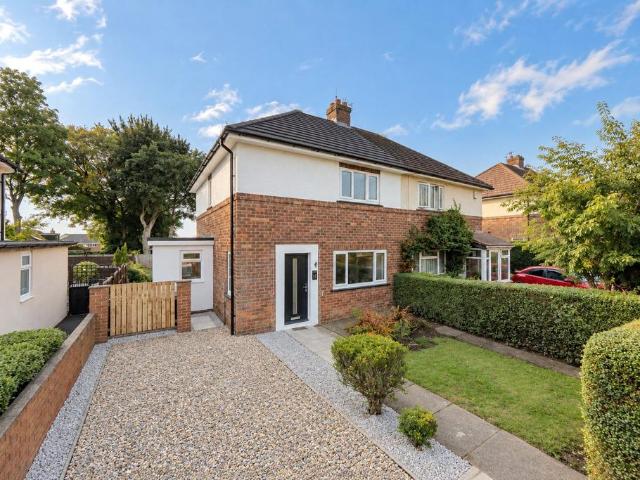 House for sale in Littlemoor Bottom, Leeds