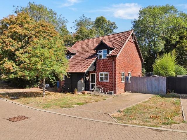 House for sale in Chelmondiston, Suffolk