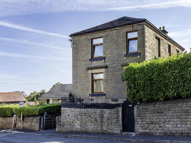 House for sale in Clayton West, West Yorkshire