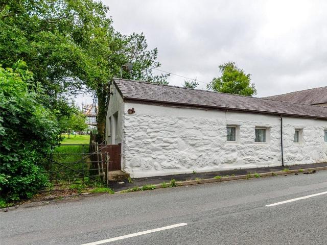 House for sale in Llanllyfni