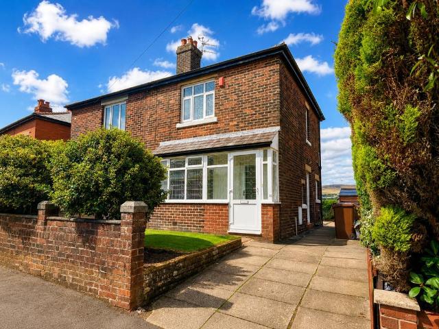 House for sale in Nuttall, Bury
