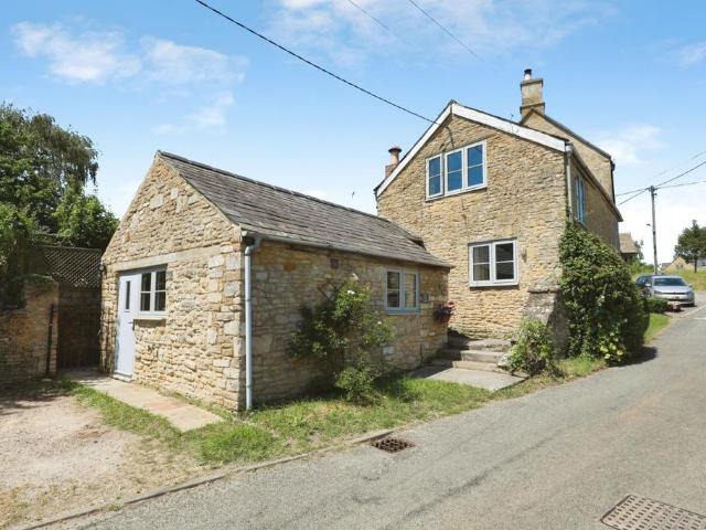 House for sale in Black Bourton, Oxfordshire