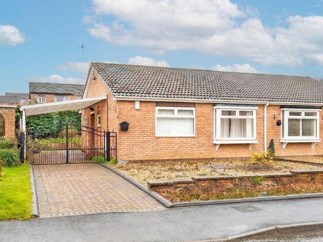 House for sale in Holme Hall Estate, Chesterfield