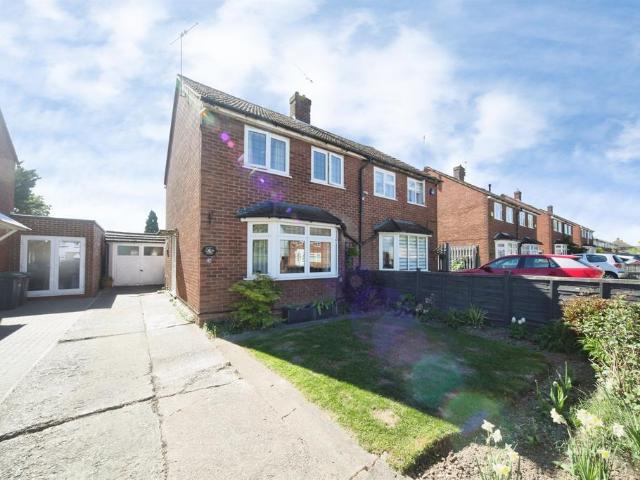 House for sale in Marsh Farm, Spring Park