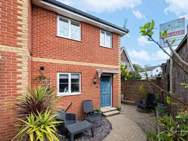 House for sale in Oakfield, Ryde