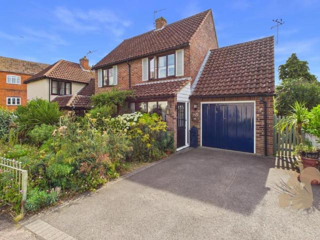 House for sale in Chelmondiston, Suffolk