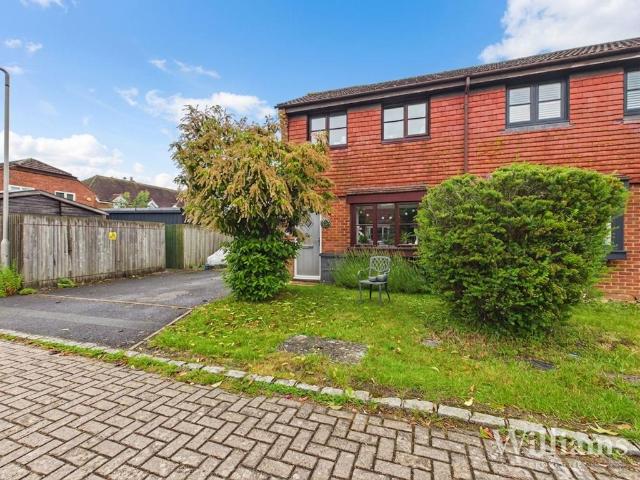 House for sale in Oakley