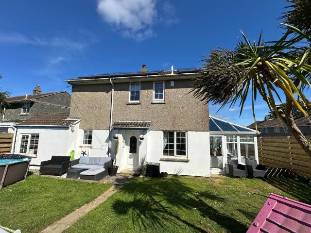 House for sale in Mullion, Cornwall