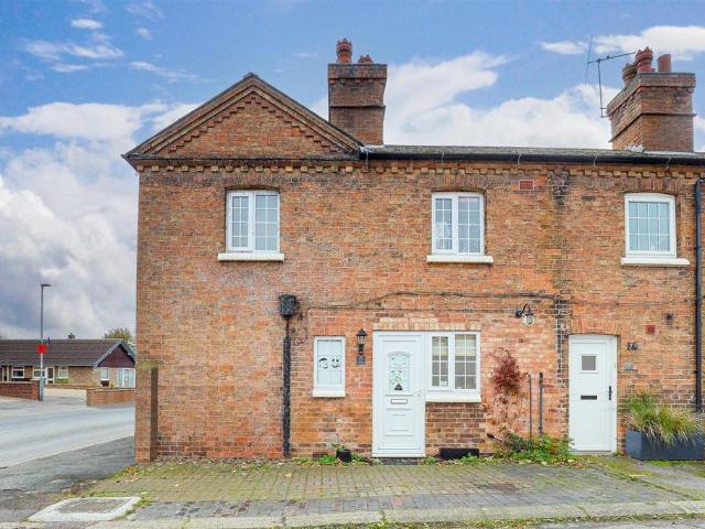 House for sale in Barton In Fabis, East Midlands