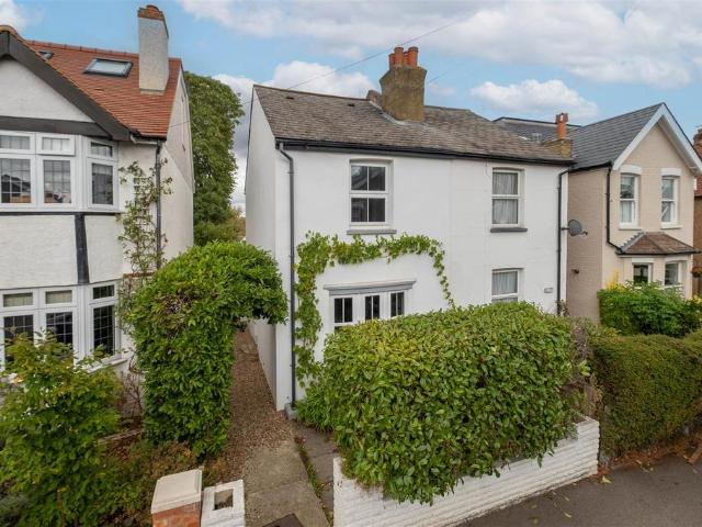 House for sale in Royal Borough of Kingston upon Thames, Greater London