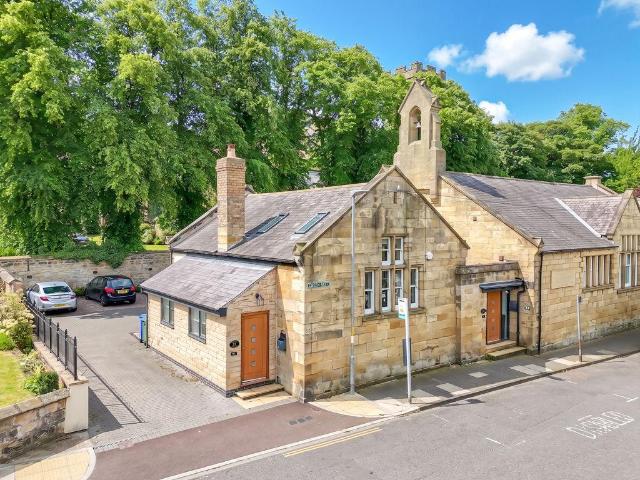 House for sale in Alnwick, Northumberland