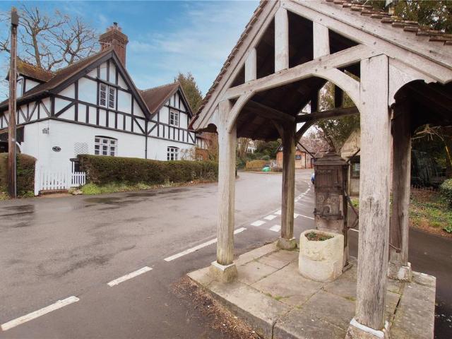House for sale in Iwerne Minster, East Dorset