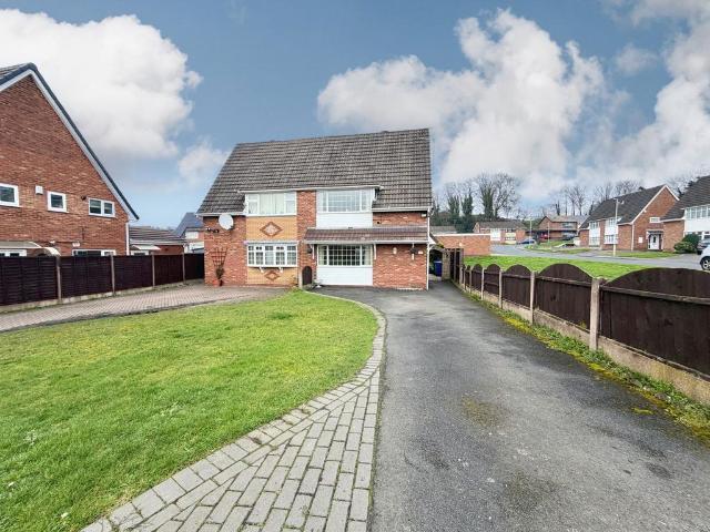 House for sale in Pensnett, West Midlands