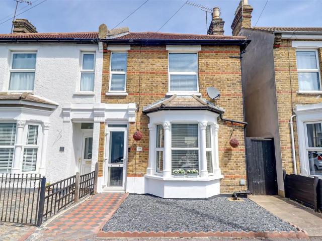 House for sale in Alton Barnes, Essex