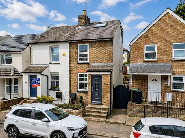 House for sale in Moorend, Pouchen End
