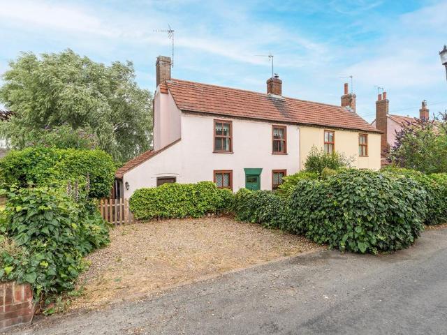 House for sale in Stokesby, Norfolk