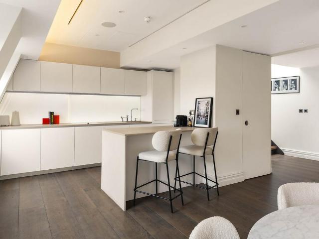 House for sale in South Kensington, Greater London